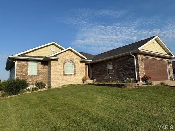 5752 Clear Creek , Hannibal, MO 63401
