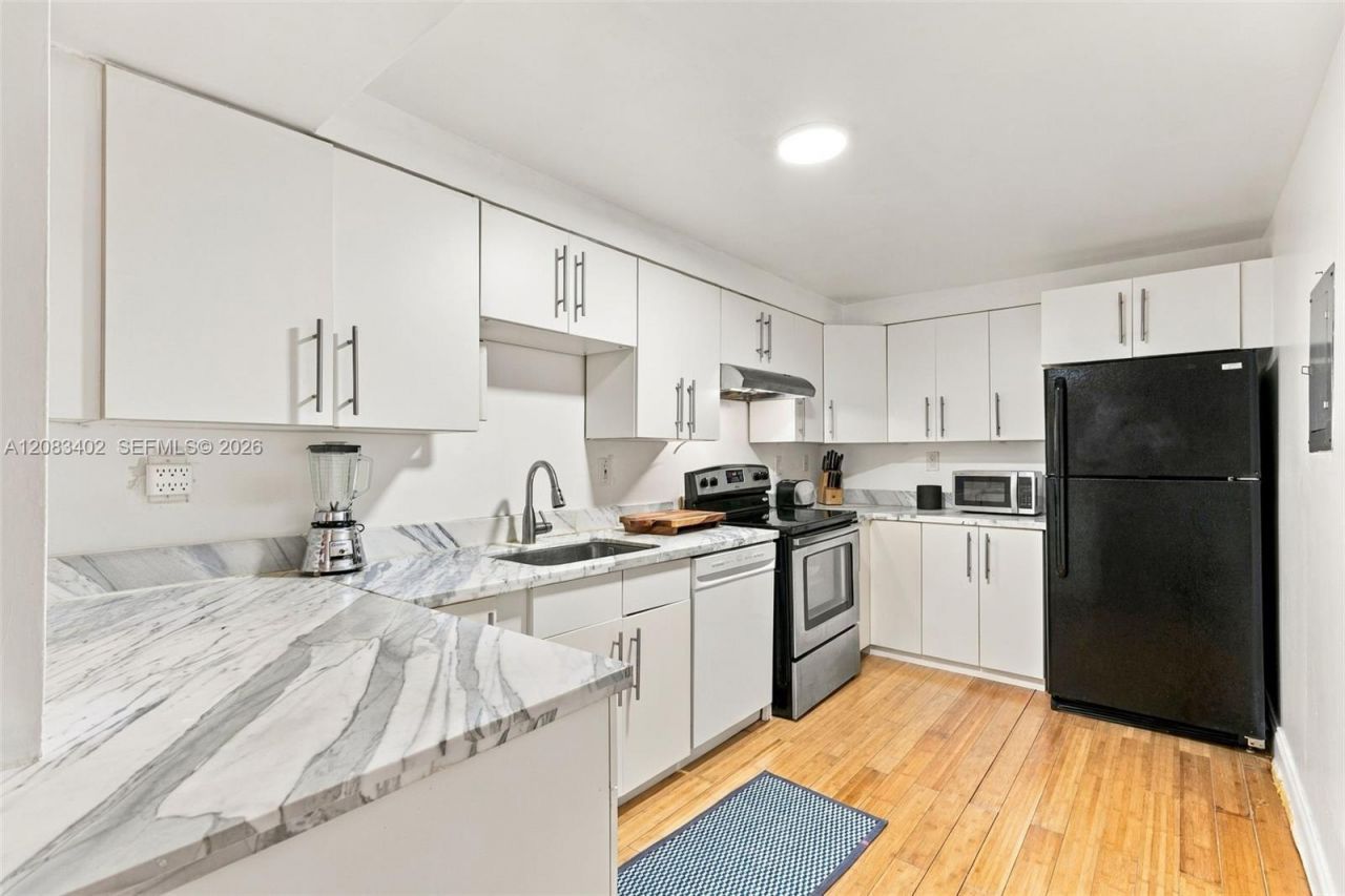 1051 Meridian Ave , Unit 1E, Miami Beach, FL 33139 Photo