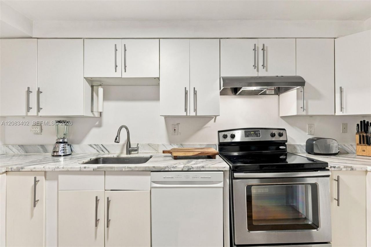 1051 Meridian Ave , Unit 1E, Miami Beach, FL 33139 Photo