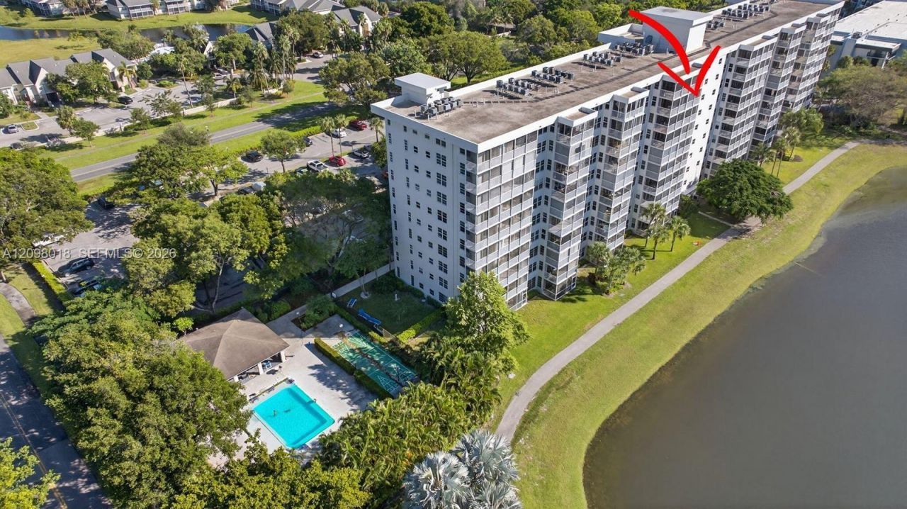 2900 N Course Dr, Unit 905, Pompano Beach, FL 33069 Photo