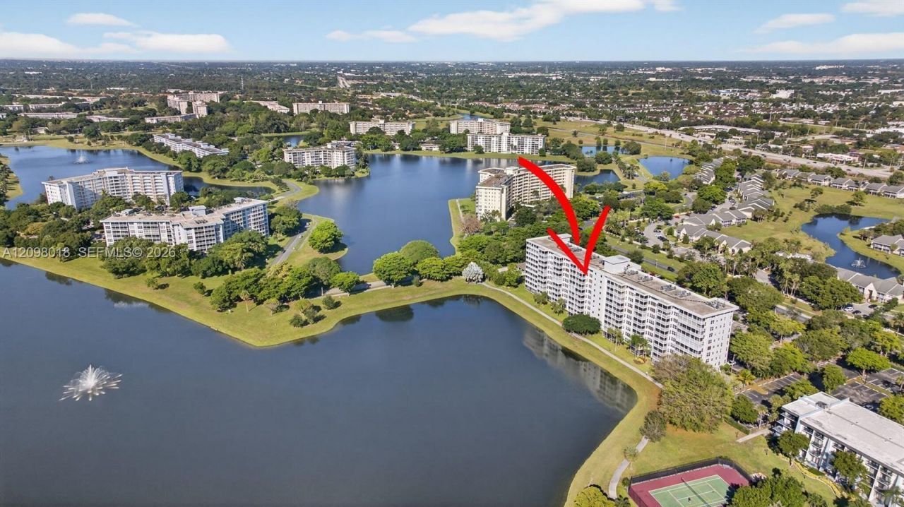 2900 N Course Dr, Unit 905, Pompano Beach, FL 33069 Photo