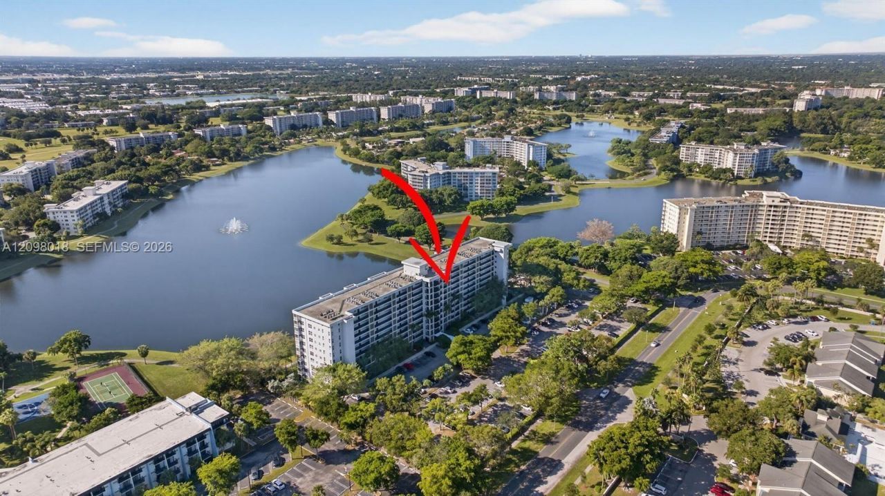 2900 N Course Dr, Unit 905, Pompano Beach, FL 33069 Photo