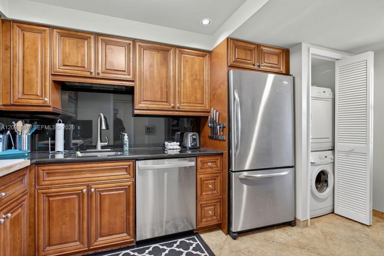 2900 N Course Dr, Unit 905, Pompano Beach, FL 33069 Photo