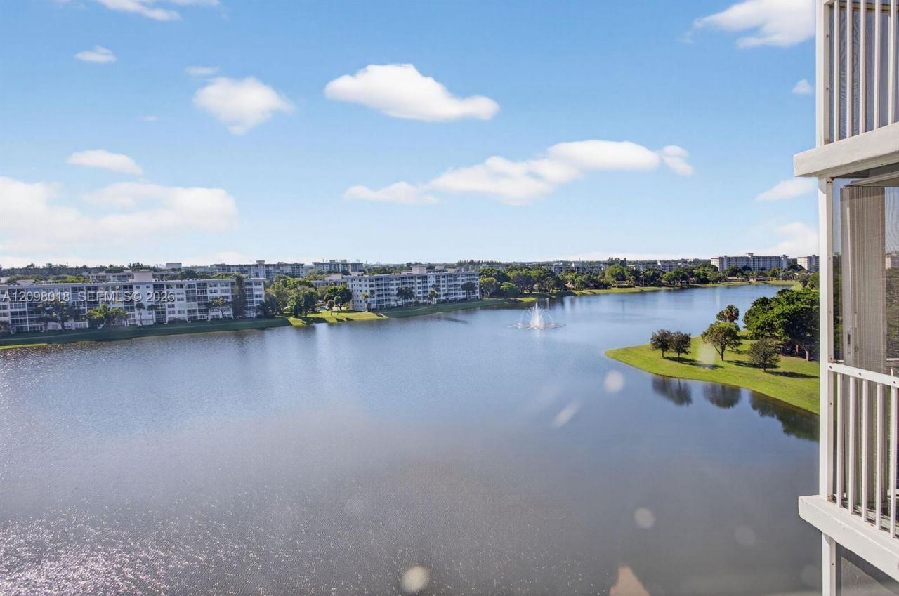 2900 N Course Dr, Unit 905, Pompano Beach, FL 33069 Photo