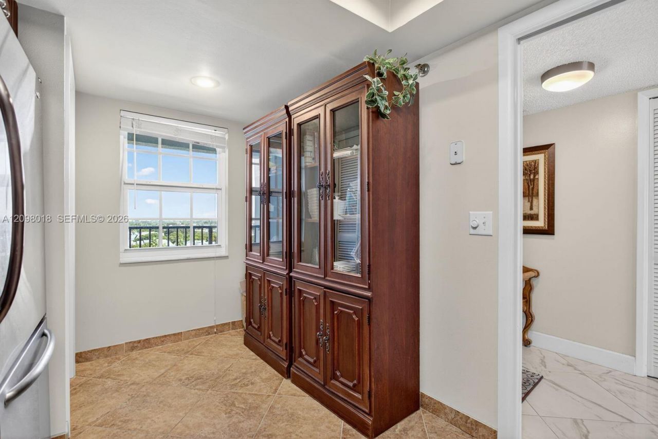 2900 N Course Dr, Unit 905, Pompano Beach, FL 33069 Photo