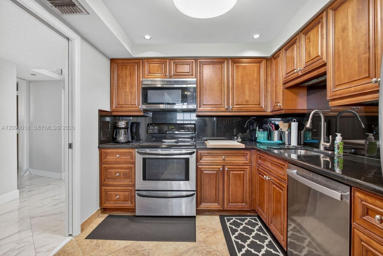 2900 N Course Dr, Unit 905, Pompano Beach, FL 33069 Photo