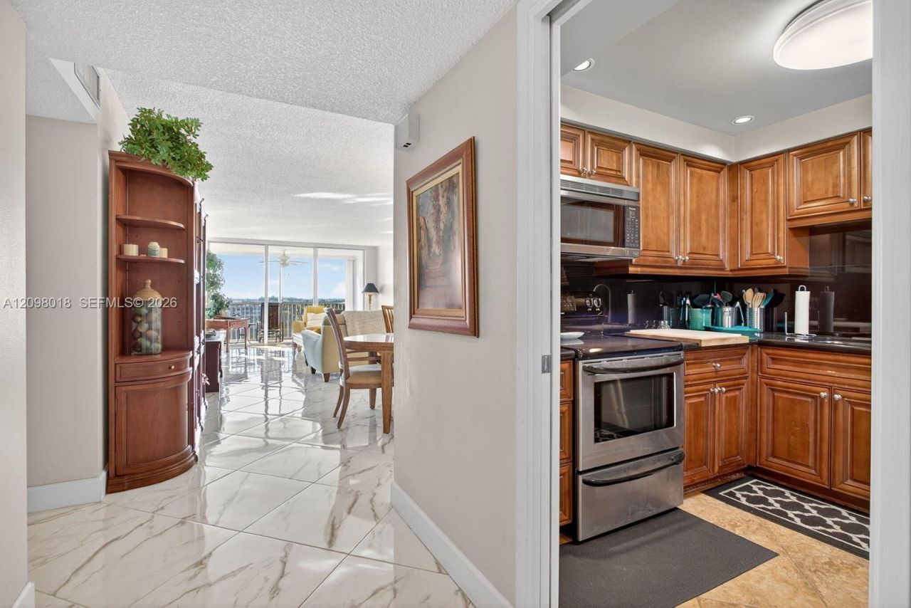 2900 N Course Dr, Unit 905, Pompano Beach, FL 33069 Photo