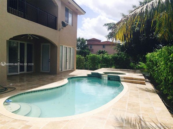 6422 SW 162nd Ct , Miami, FL 33193