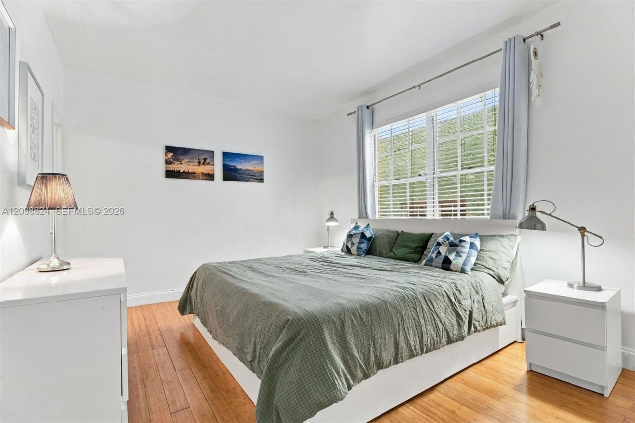 1051 Meridian Ave , Unit 1E, Miami Beach, FL 33139 Photo