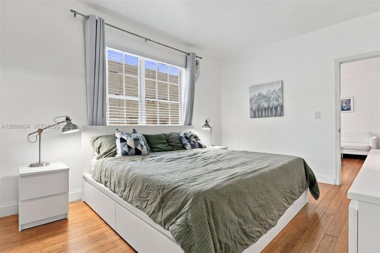 1051 Meridian Ave , Unit 1E, Miami Beach, FL 33139 Photo