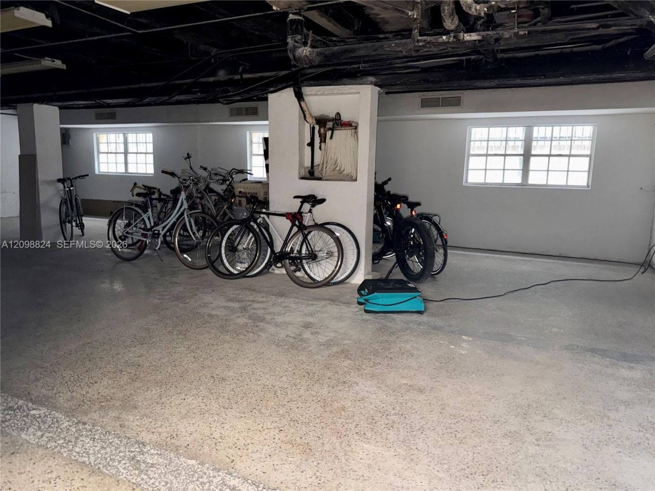 1051 Meridian Ave , Unit 1E, Miami Beach, FL 33139 Photo