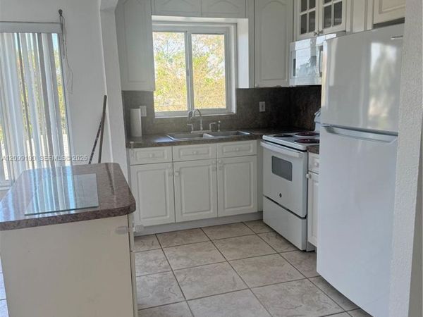 7910 Taft St , Unit 309, Pembroke Pines, FL 33024
