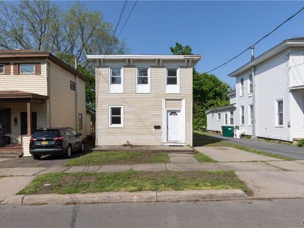 170 W 8th Street , Oswego, NY 13126