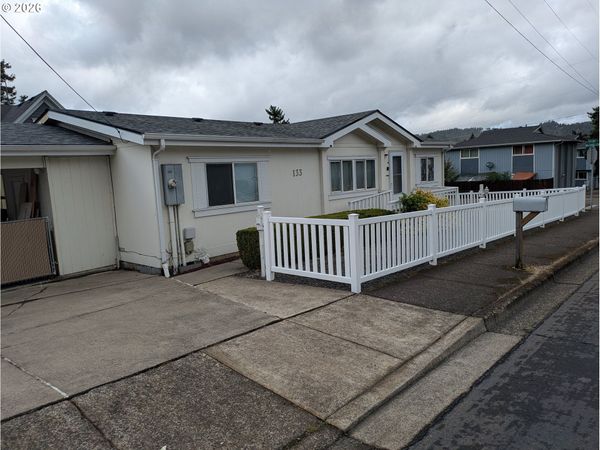 133 S GATEWAY BLVD, Cottage Grove, OR 97424