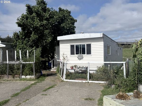 1000 N 8TH ST, Unit 36, Reedsport, OR 97467