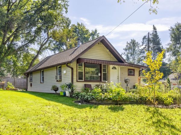 37 S Hickory Avenue, Fox Lake, IL 60020