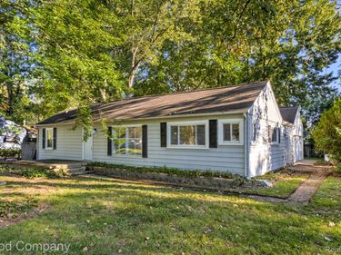 21174 Flanders Street, Farmington Hills, Mi 48335