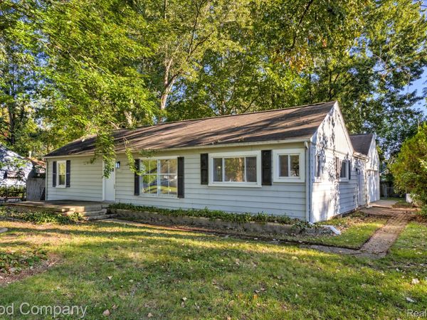 21174 Flanders Street , Farmington Hills, Mi 48335