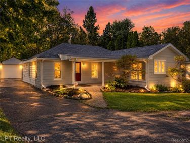 29915 Milford Road, Lyon Township, Mi 48165