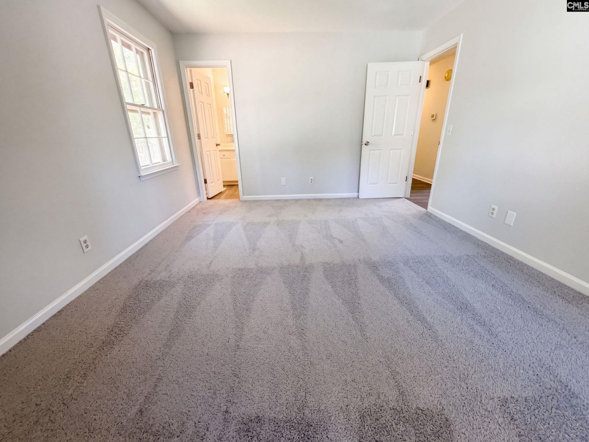 148 Whitwood Circle  Photo 4
