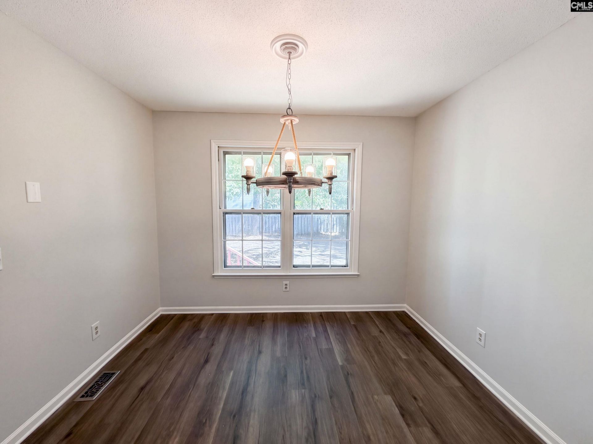 148 Whitwood Circle  Photo 7