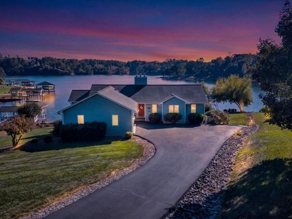95 Royal CT , Wirtz, VA 24184