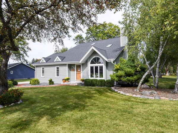 W235N7102 Prairie LANE, Sussex, WI 53089