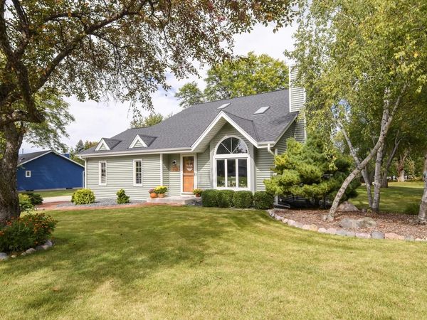 W235N7102 Prairie LANE, Sussex, WI 53089