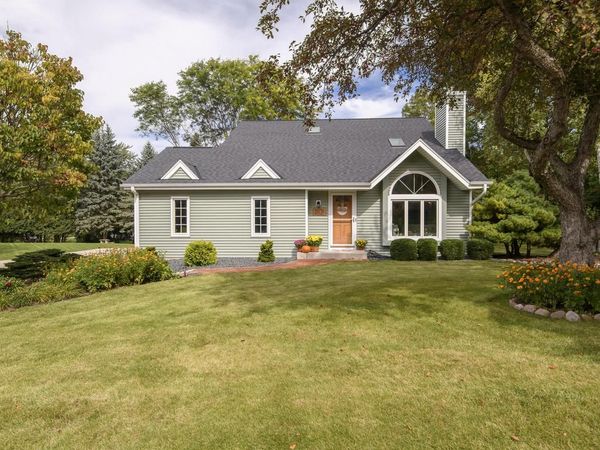 W235N7102 Prairie LANE, Sussex, WI 53089