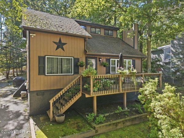 162 Mountain Lake Drive , Dingmans Ferry, PA 18328
