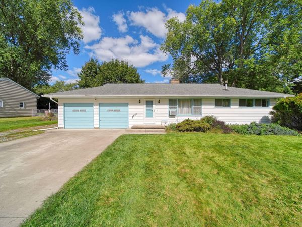 1500 Strathmoor Lane, Jackson, MI 49203