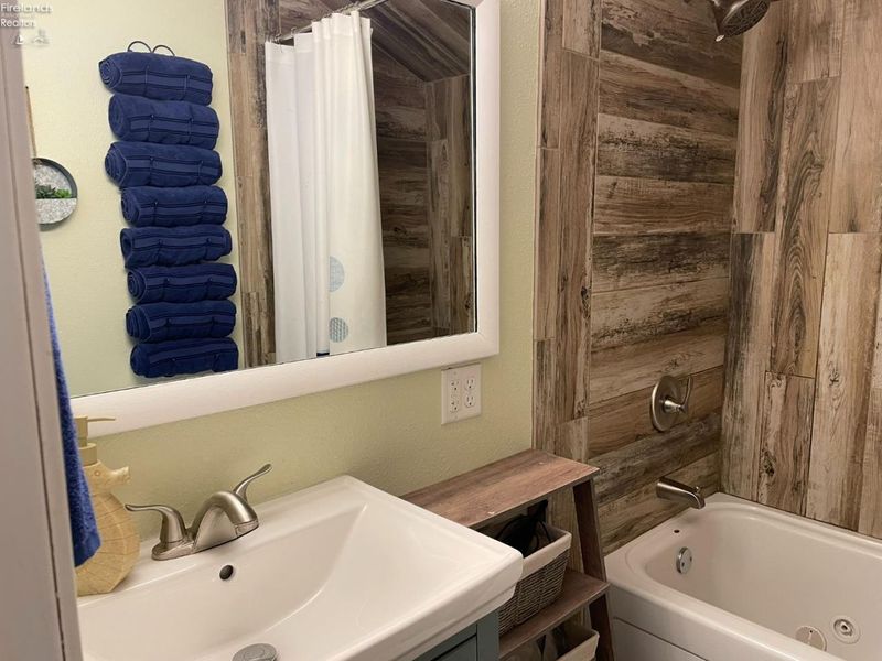 1871 N Locust Street, Port Clinton, OH 43452 Photo 14