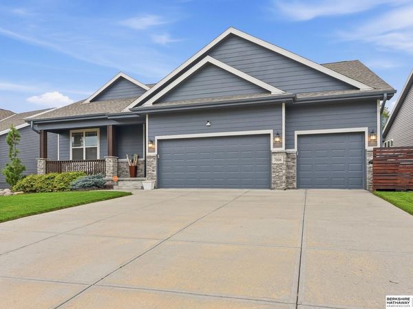 7806 S 184th Terrace, Omaha, NE 68136