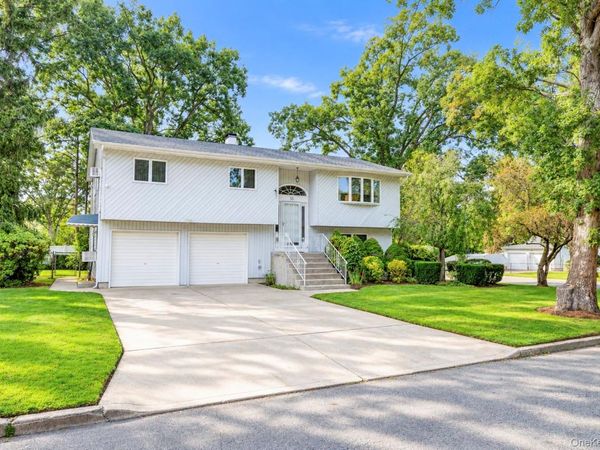 36 Deer Park Boulevard , Deer Park, NY 11729