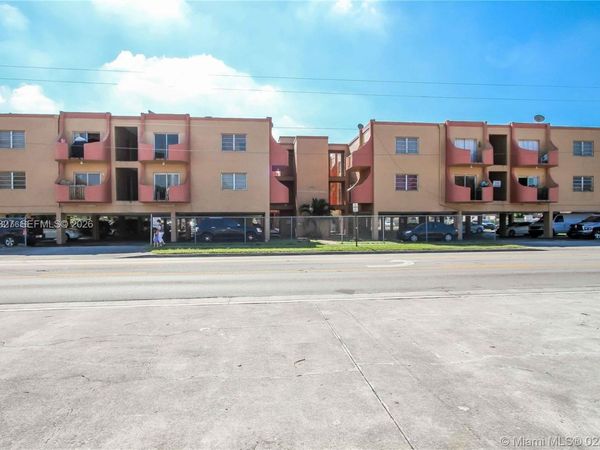 3675 W 11th Ave , Unit 318, Hialeah, FL 33012