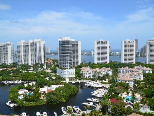1000 W Island Blvd , Unit 2909, Aventura, FL 33160