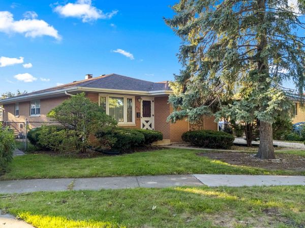 630 De Angelis Court , Chicago Heights, IL 60411
