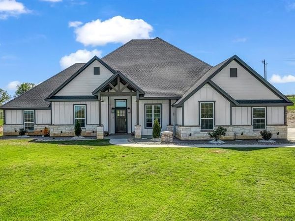 1175 Paradise Parkway, Poolville, TX 76487