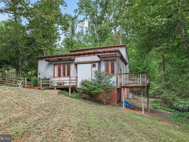 10708 MEADOWOOD DRIVE, VIENNA, VA 22181