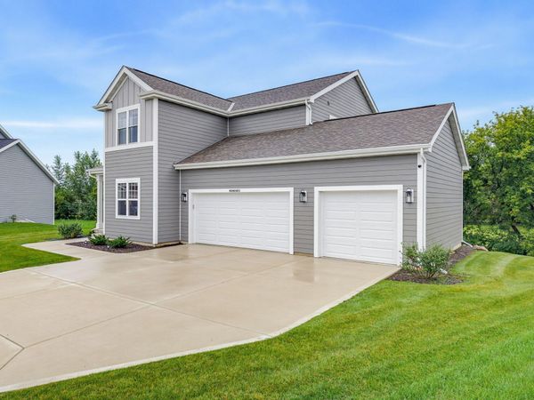 N56W24051 Daisy Ct, Sussex, WI 53089