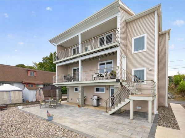 370 Lake Road , Webster, NY 14580