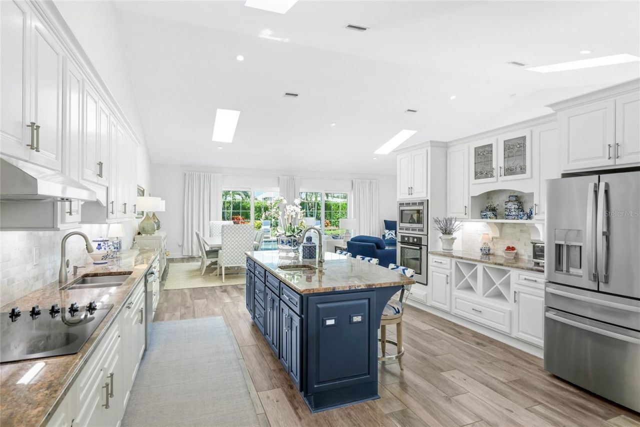 7780 Holiday Drive N, Sarasota, FL 34231 Photo