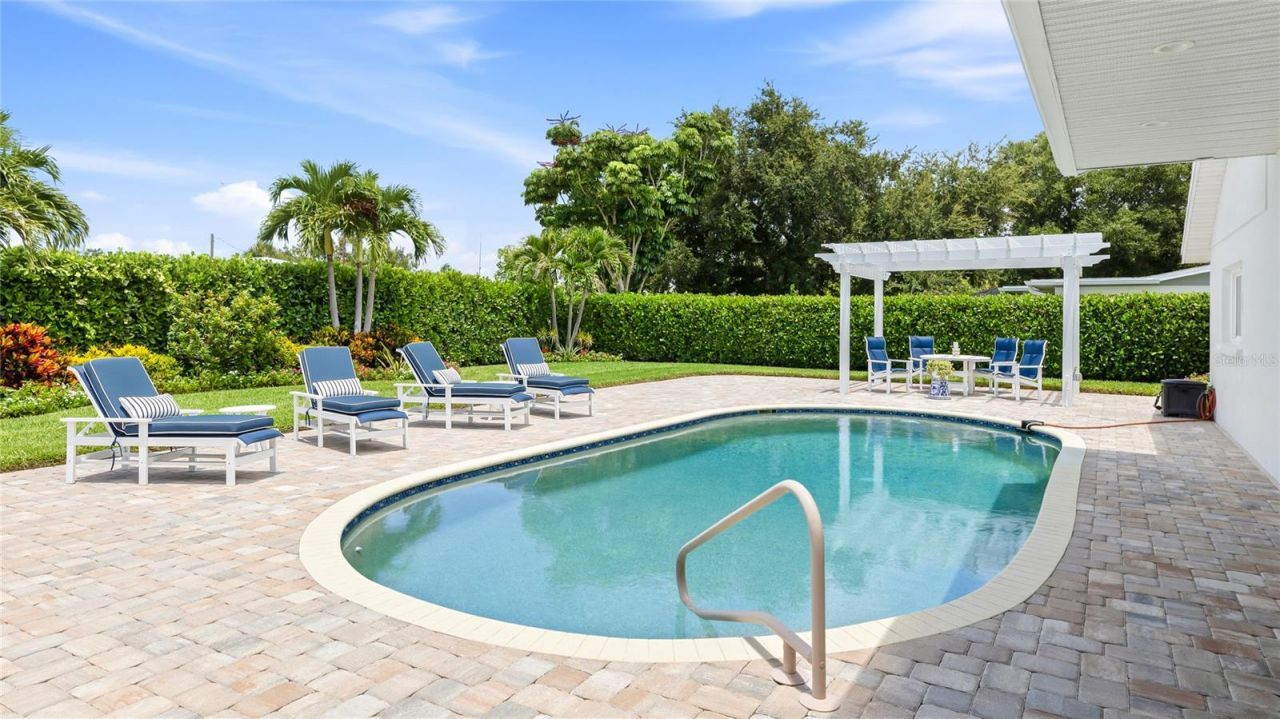 7780 Holiday Drive N, Sarasota, FL 34231 Photo
