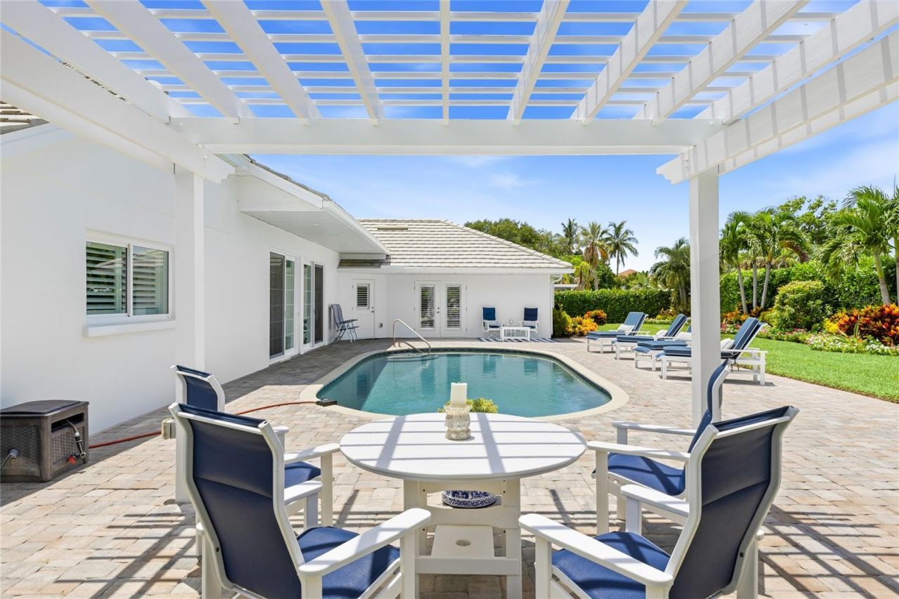7780 Holiday Drive N, Sarasota, FL 34231 Photo