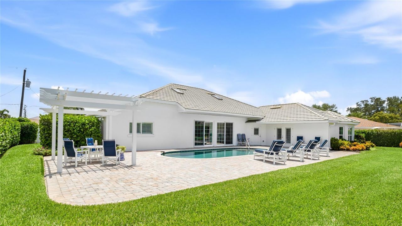 7780 Holiday Drive N, Sarasota, FL 34231 Photo