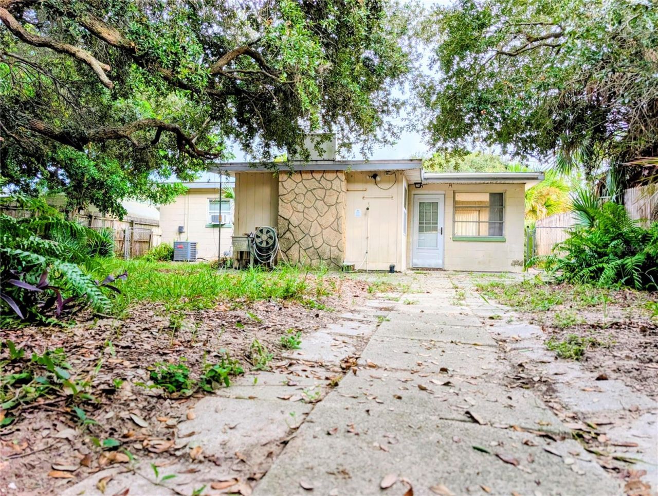 824 E 9th Avenue, New Smyrna Beach, FL 32169 Photo