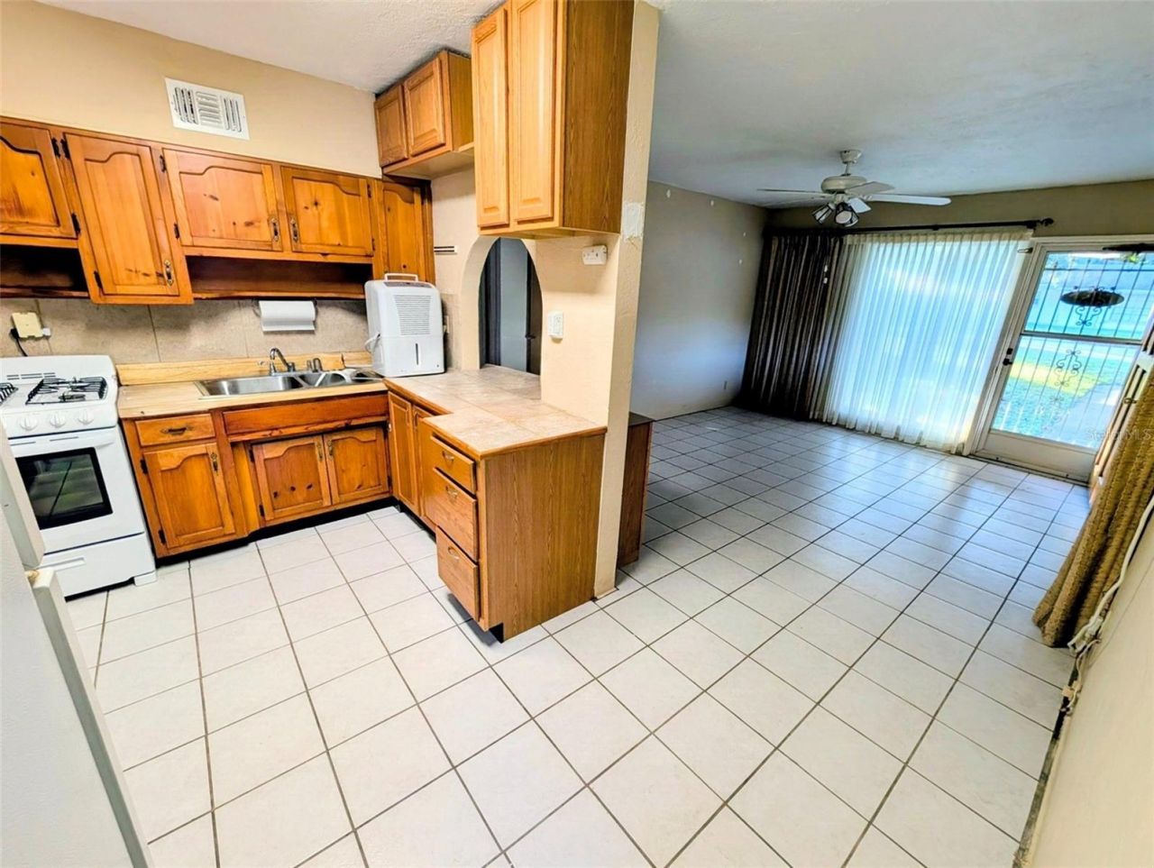 824 E 9th Avenue, New Smyrna Beach, FL 32169 Photo