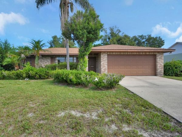 135 E IRIS DRIVE , ORANGE CITY, FL 32763