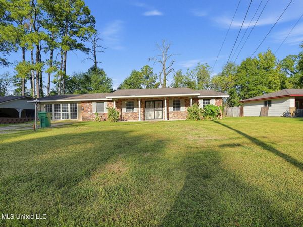 3119 Bienville Drive, Jackson, MS 39212