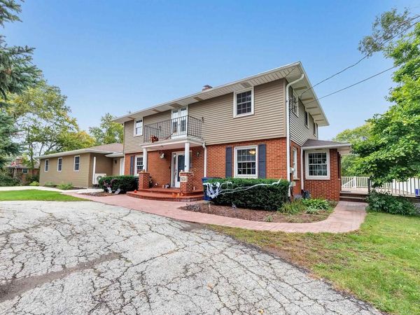 2839 S BROADWAY, Green Bay, WI 54304